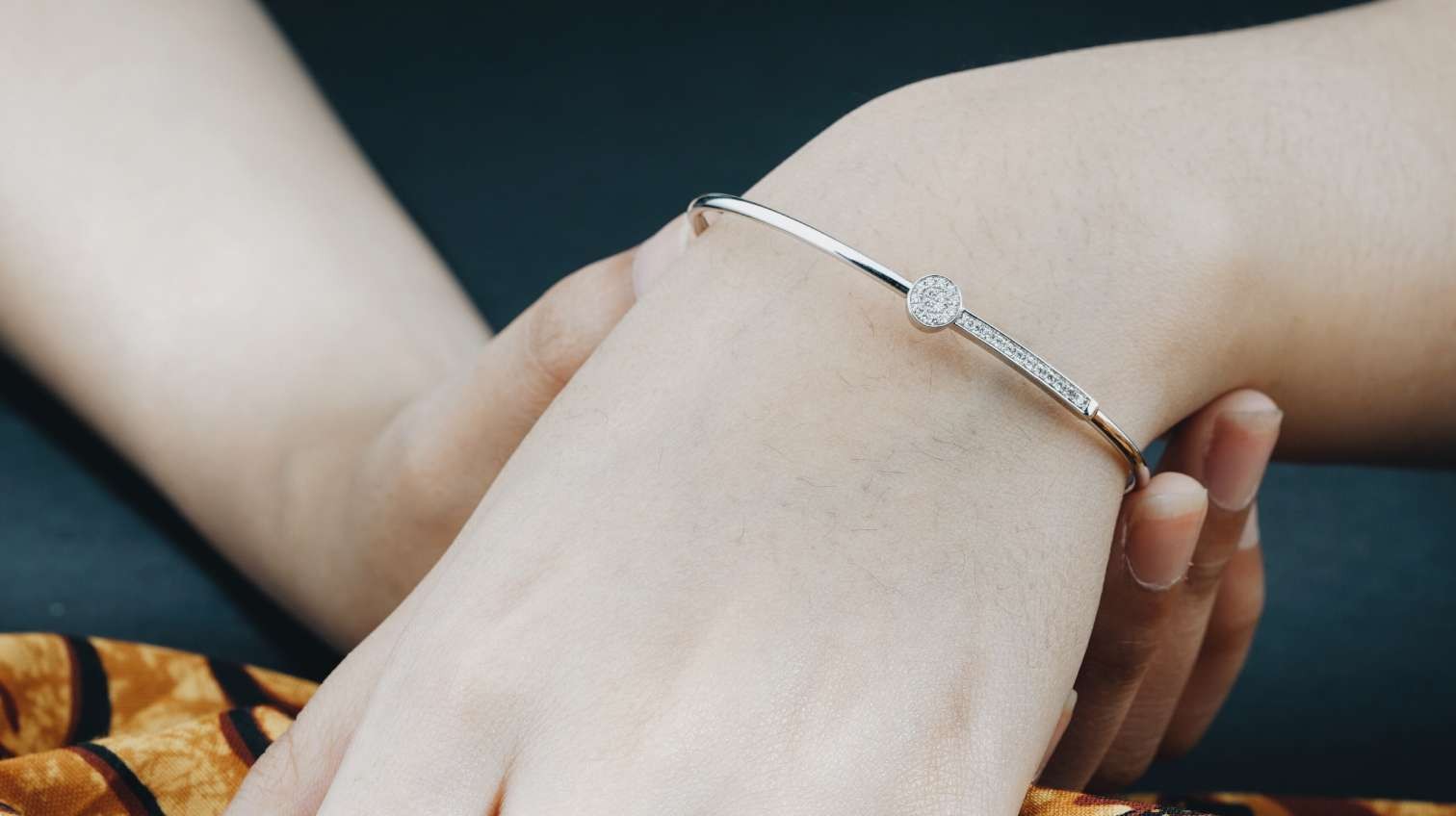 Ide Model Bracelet Emas Berlian untuk Terlihat Cantik